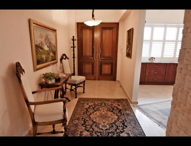 3 BEDROOM APARTMENT FOR SALE IN HYDE PARK